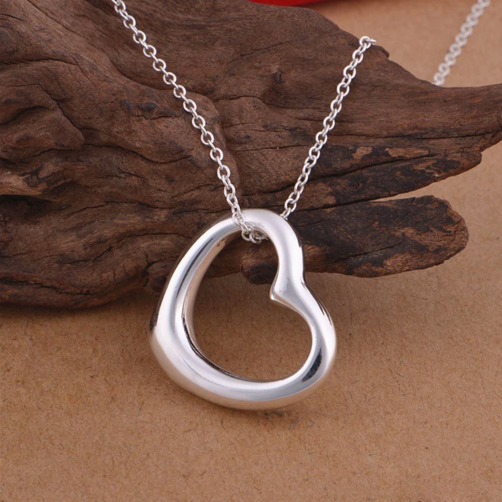 Charles William Women's Ladies Simple Silver Heart Love Pendant Necklace