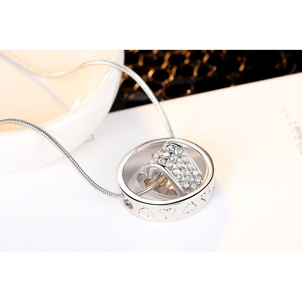 Women's Beautiful Heart Pendant Necklace Circle Love UK Seller