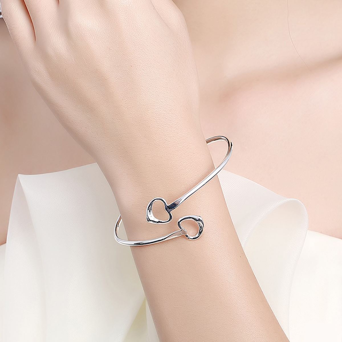Women's Ladies Girls Thin Slim Love Heart Bangle Silver Plated Bracelet Jewellery Gift Christmas