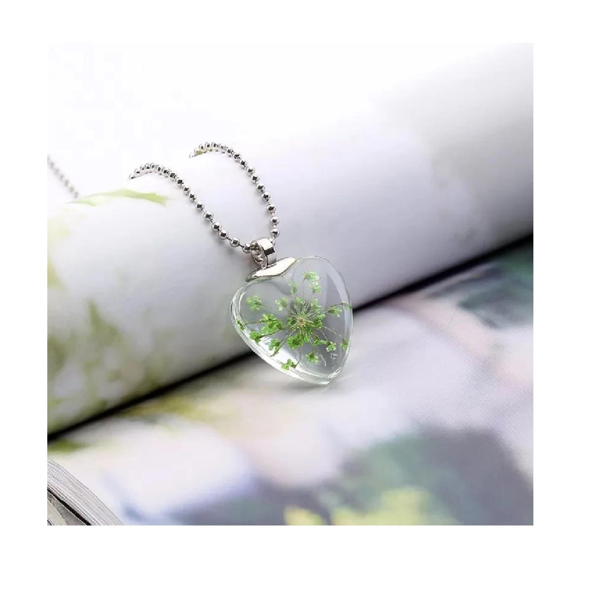 Charles William Love Heart REAL Flower Green Pendant on Silver Necklace