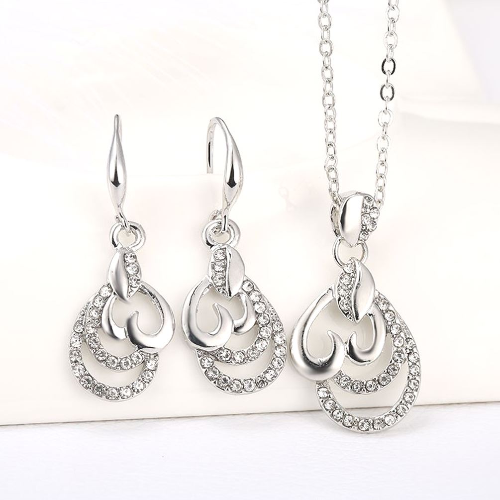 Beautiful Silver Heart Drop Pendant Necklace & Earrings Jewellery Set from Charles William