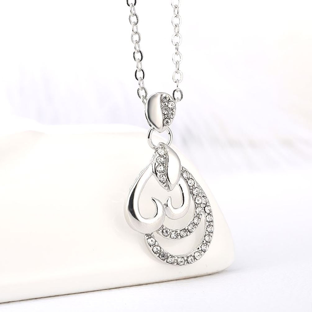 Beautiful Silver Heart Necklace Pendant with Chain from Charles William