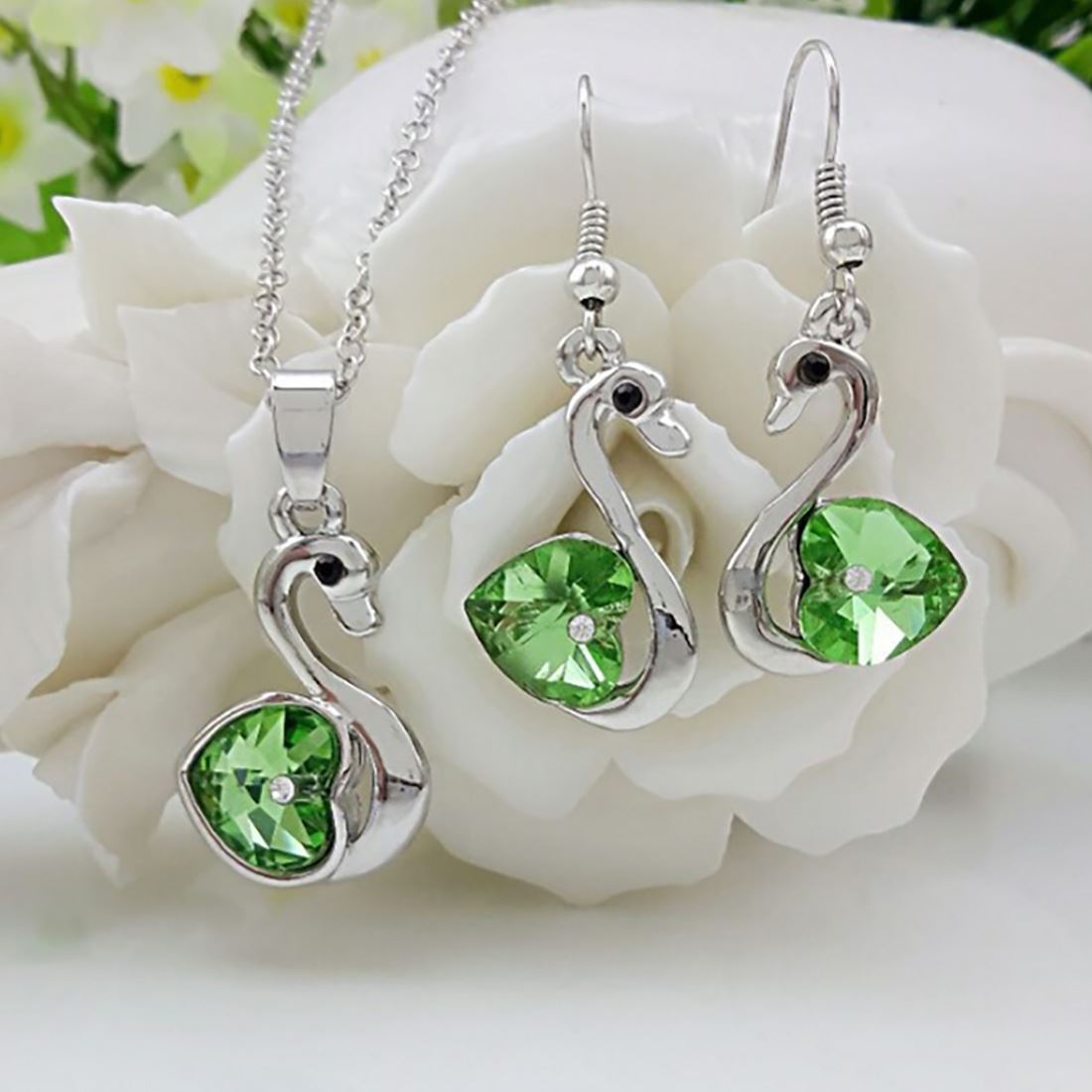 Crystal Love Heart In Green Swan Jewellery Set Earrings And Matching Necklace Silver