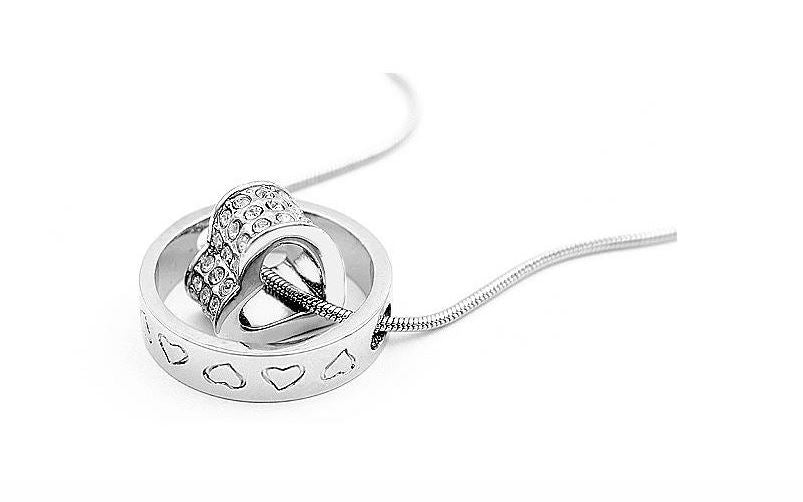 Women's Beautiful Heart Pendant Necklace Circle Love UK Seller