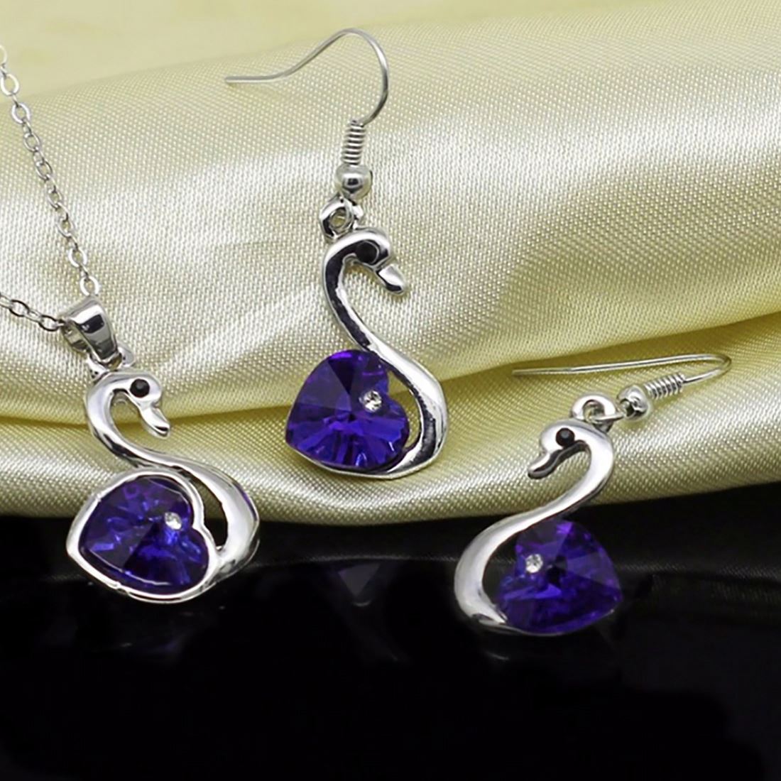 Crystal Love Heart In Dark Purple Swan Jewellery Set Earrings And Matching Necklace Silver