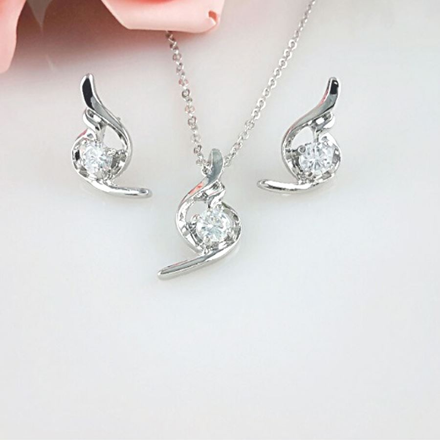 Beautiful Women's Jewellery Set Necklace & Stud Earrings Clear Crystal Stones Bridal BG1518