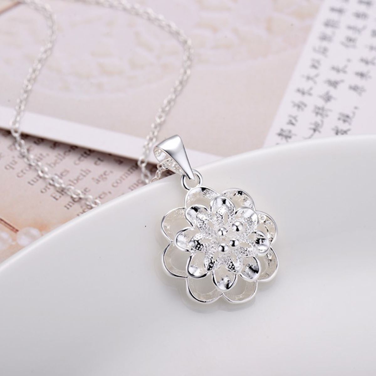 Silver Plated Star Snowflake Pendant Necklace Gift Present For Women Ladies Girls